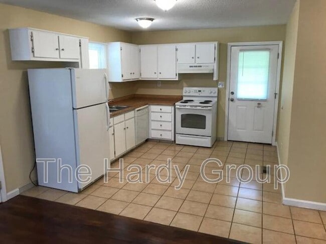 Photo - 800-B N Vine St