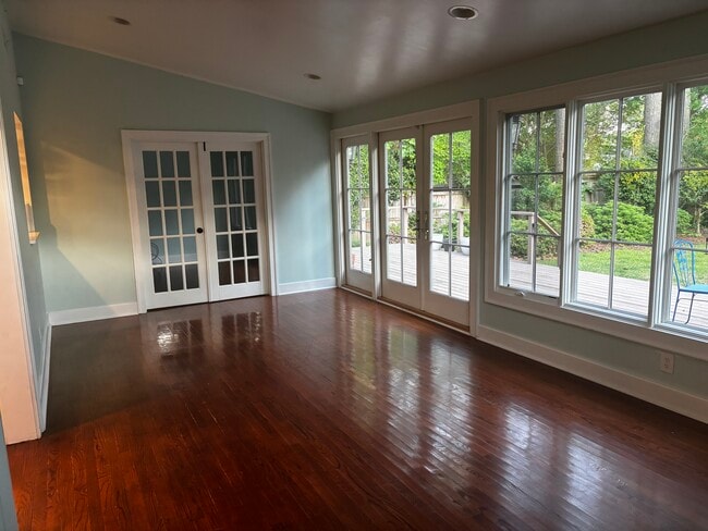 Bright Family Rm - 115 S Ridgeley Rd