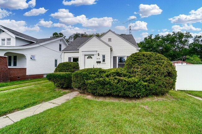 Photo - 919 Brookley Blvd