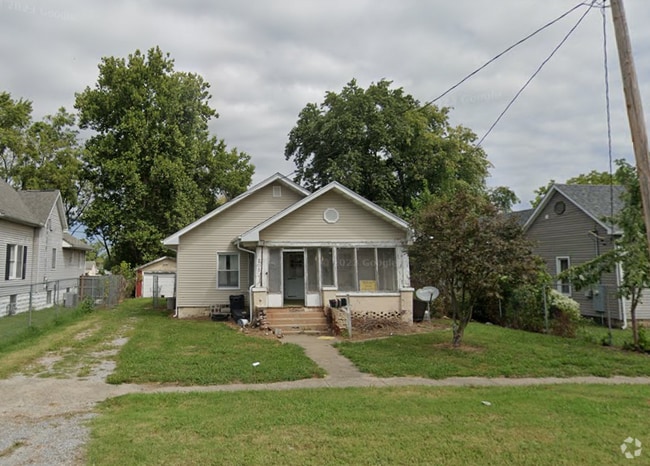 Building Photo - 205 E St Louis St Rental