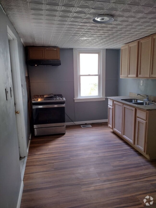 Building Photo - 930 Lenox Ave Rental