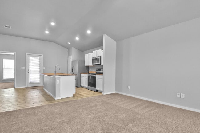 Photo - 7526 104th St