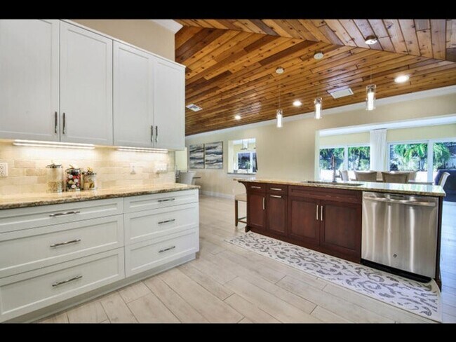 Photo - 451 N Lyra Cir