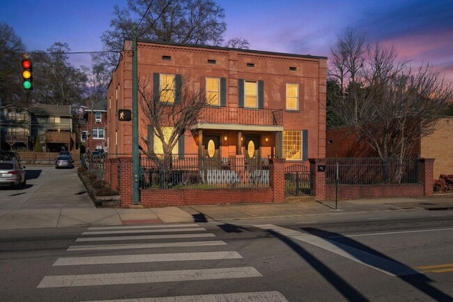 Photo - 823 McCallie Ave Unidad 9 - B