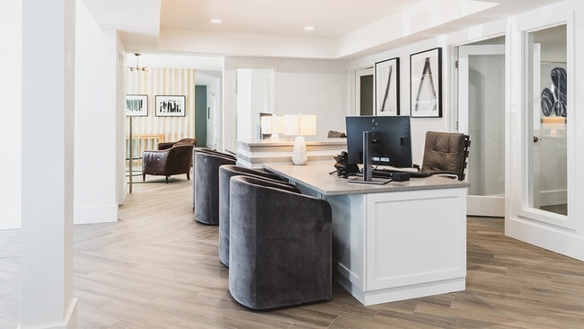 Brighty lit leasing office - Parx at Everett