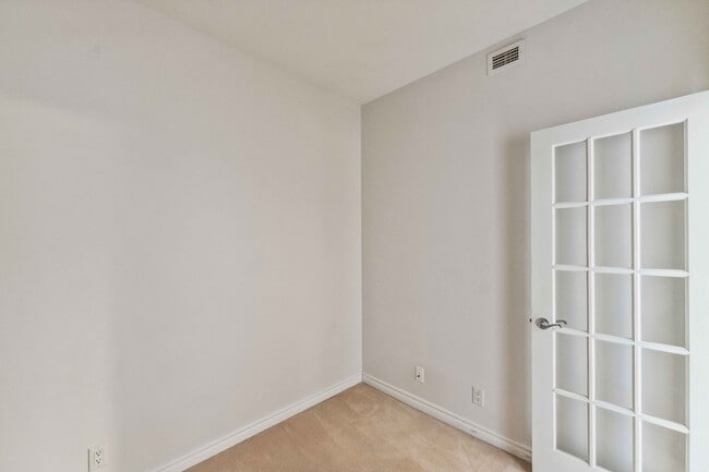 Photo - 205 Bolton St