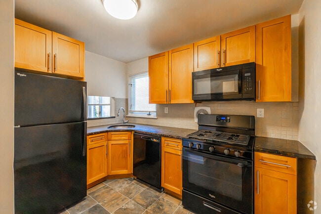 2BR, 2BA - 1,295SF - Kitchen