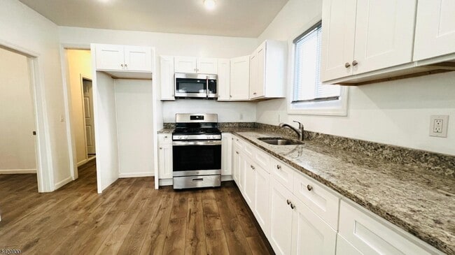 Photo - 473 Grove St Unit 1