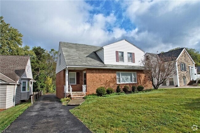 Building Photo - 21015 Halworth Rd Rental