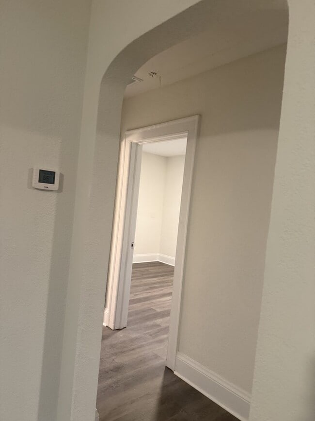 Photo - 840 Colonel Byrd St