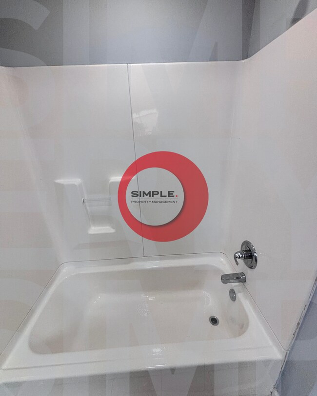 Photo - 113 W Elm St