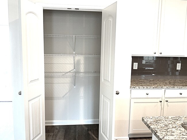 Photo - 3160 Emberly Dr