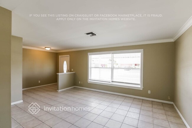 Photo - 1382 Woodcrest Rd E