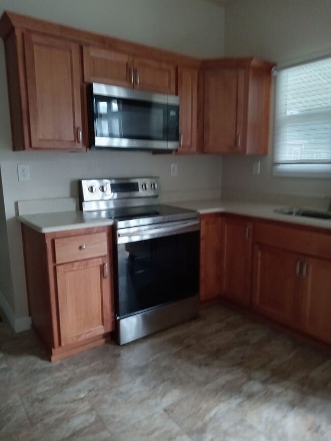 Photo - Come take a look at this historical home in downtown Roseburg!