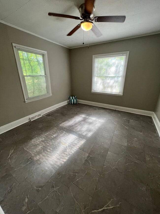 Photo - 2 Bed House! COMING SOON! DEPOSIT-FREE Renting option thru OBLIGO! Deposit Alternative available