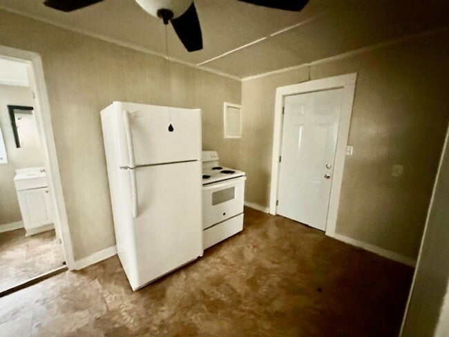 Photo - One bedroom, 1 bath house in Burlington