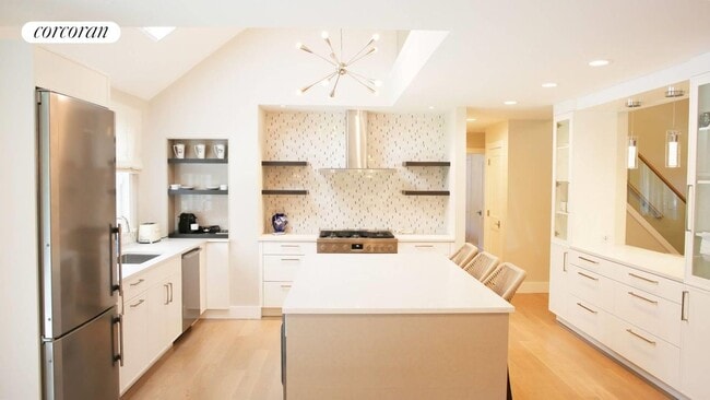 Photo - 9 Carriage Ln