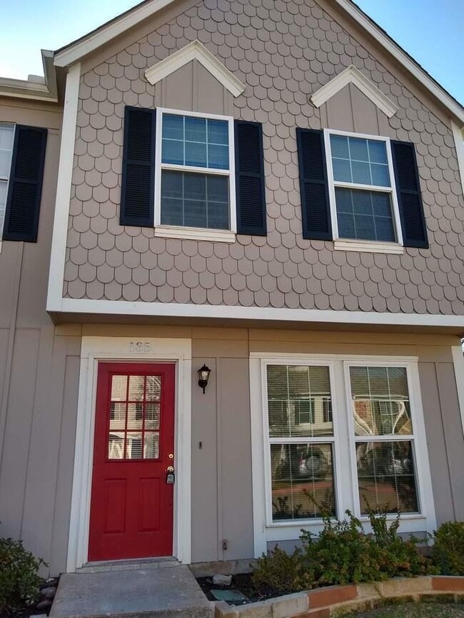 Stunning townhouse in Euless 2/2.5 bath. - Stunning townhouse in Euless 2/2.5 bath.