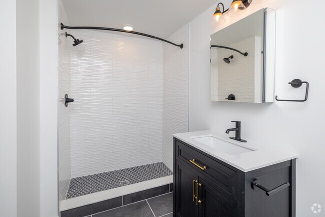 1BR, 1BA - 660SF - Bathroom - The Mezzo