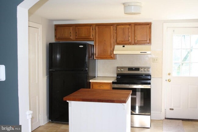 Photo - 545 Northbrook Rd