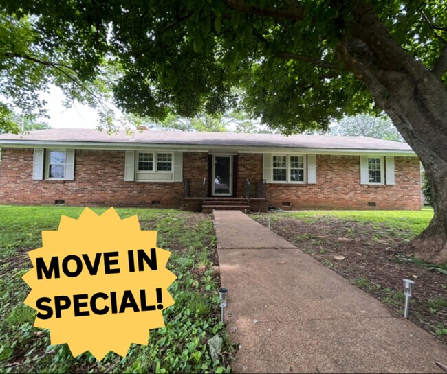 Building Photo - Look and lease-corner lot! Renovated! Rental