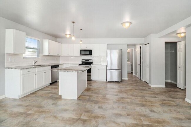 Photo - 1140 N Dora Ln