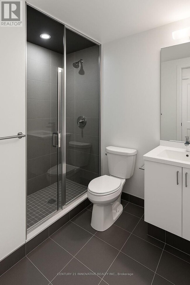 Photo - 2545 Simcoe St N Unité 2707