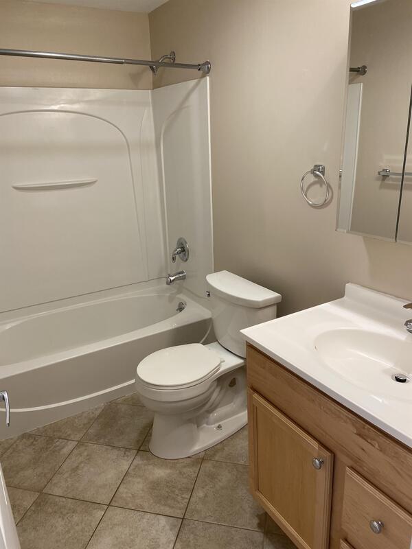 127 Creekside Dr