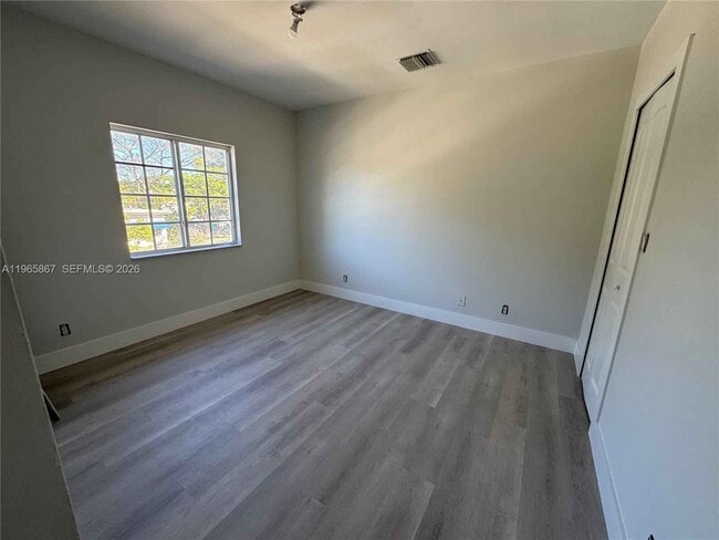 Photo - 5736 Tyler St Unidad 0