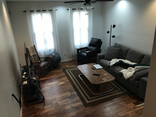 Photo - 2595 W 11th St Unidad FRONT