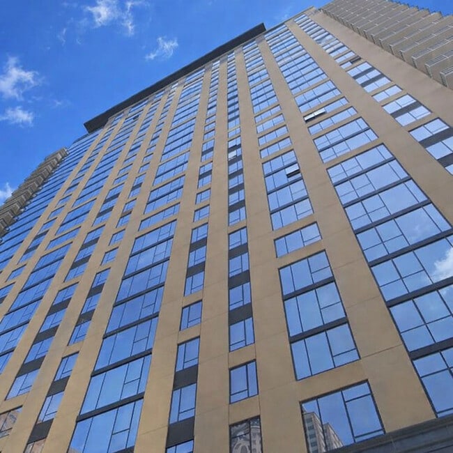 Building Photo - 833 N Clark St Unit 2002