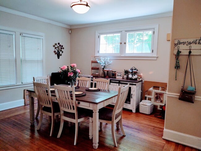 Photo - 3542 Linwood Ave