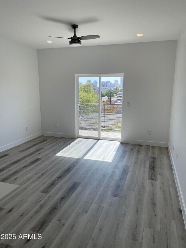 Photo - 1457 E Taylor St