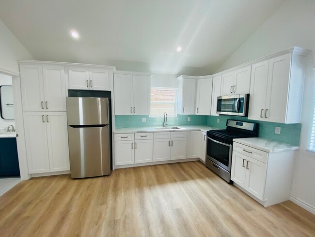 12122 Havelock Ave