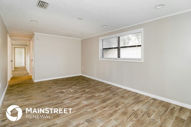 Photo - 243 Acorn Dr