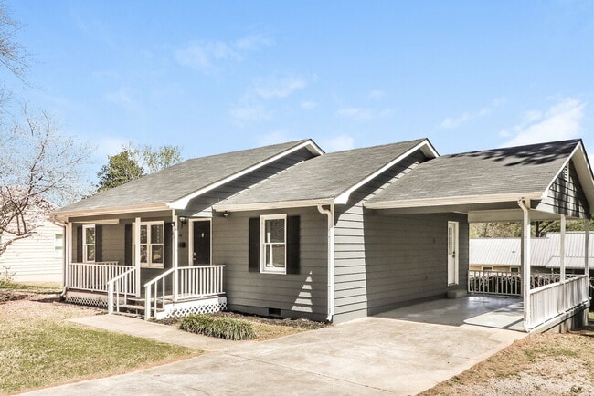 Photo - 56 Habersham Cir NE