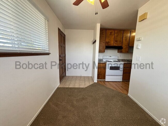Building Photo - 1516 South Ct Unit H Rental