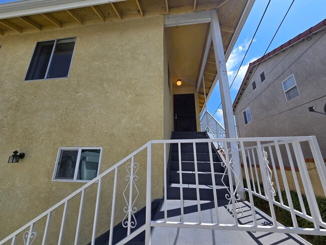 Building Photo - 524 W Greenwood Ave Unit 2 Rental