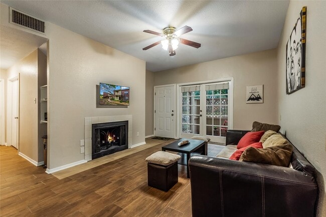 Photo - 8055 Cambridge St