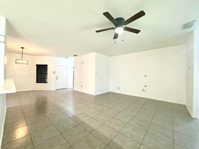 Photo - 2126 Lima Loop