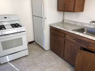 Fotografía del edificio - 4214 N Wilson Dr Unidad 5