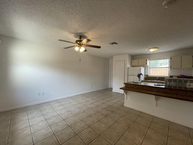 Photo - 1832 My Pl Ln