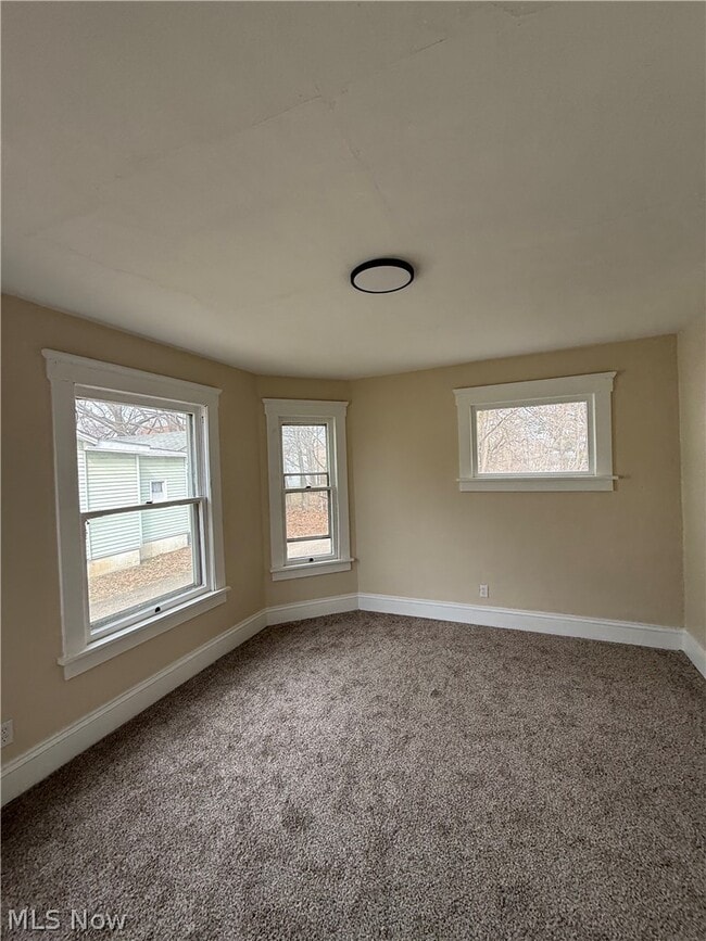 Photo - 2213 17th St NE