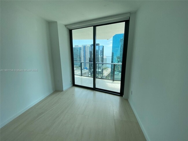 Photo - 1300 S Miami Ave Unidad 2405