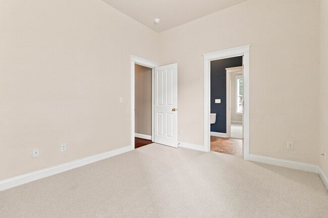 Photo - 14035 Bankside Dr