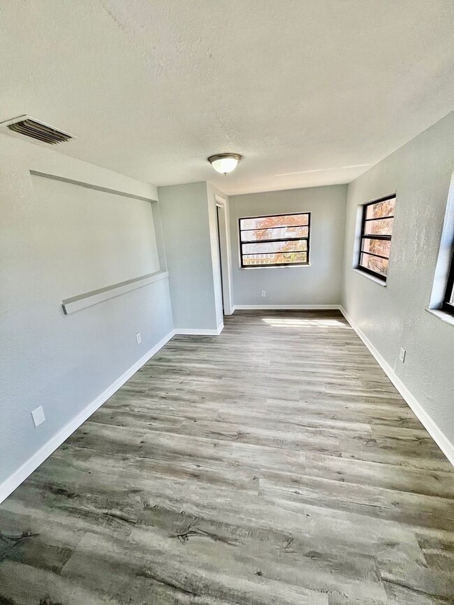 Photo - Spacious 5BR/1BA Winter Haven Home! No Application fee!