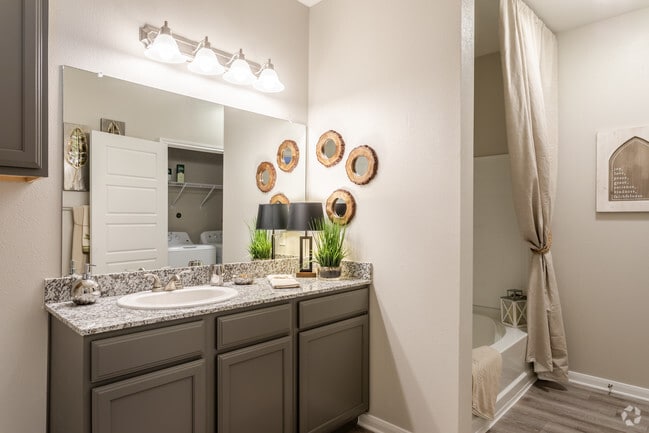 1BR,1BA - 826SF CHELSEA -BATHROOM