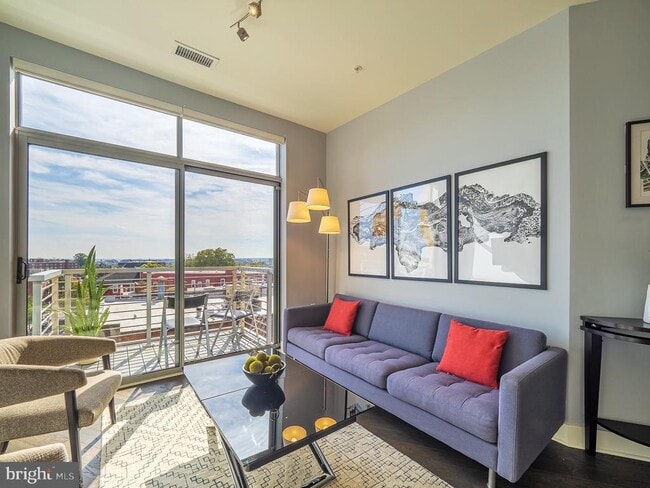 Photo - 2550 17th St NW Unit 613