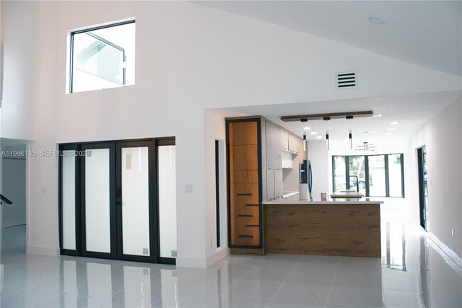 Photo - 10433 SW 118th Ct