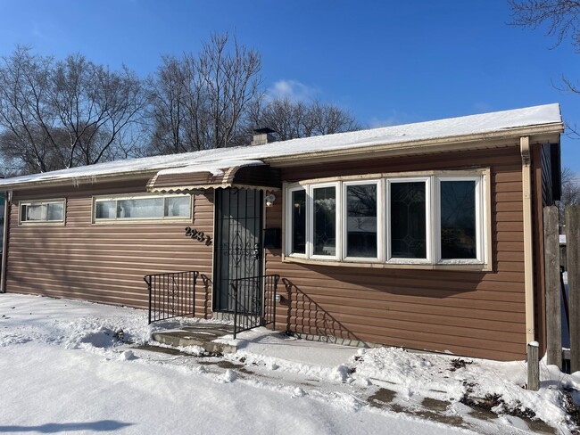 3BD/1BA Home In Gary - 3BD/1BA Home In Gary